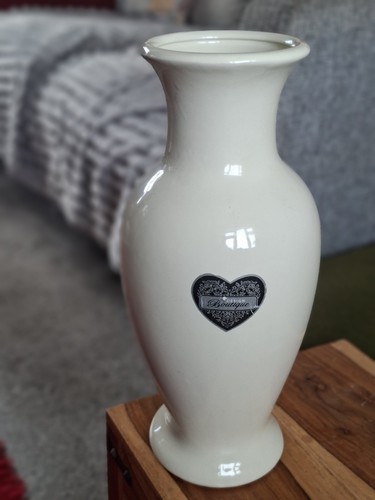 Vase cream design boutique - design,
