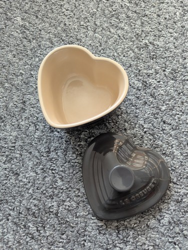 Creuset grey heart - le,