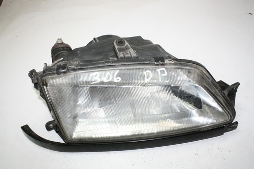 Peugeot 306 headlight right - headlight,