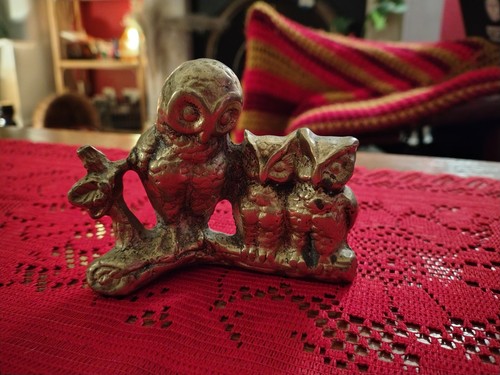 Brass mother owl with - with, chicks