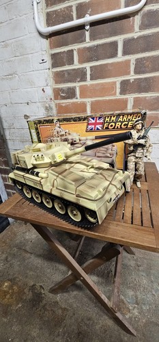 Armed forces fast pursuit - armed,