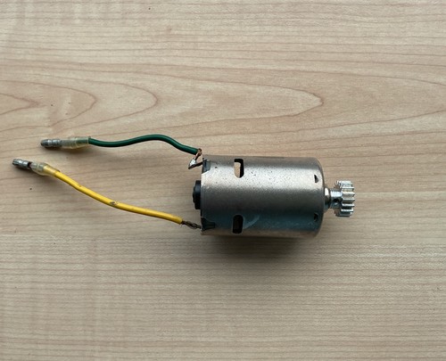 Tamiya 540 motor - with, cog