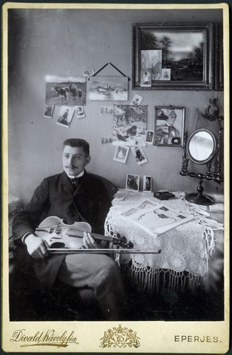 Man violin old photographs - man, w