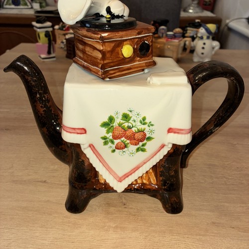 Gramaphone ceramic teapot - ceramic,