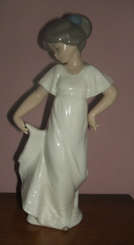Nao lladro how pretty 1110 - lladro,