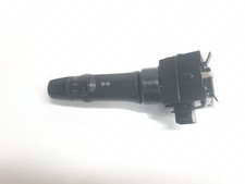 8614A067 turn signals control