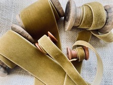 Antique Gold [Nuss] Velvet