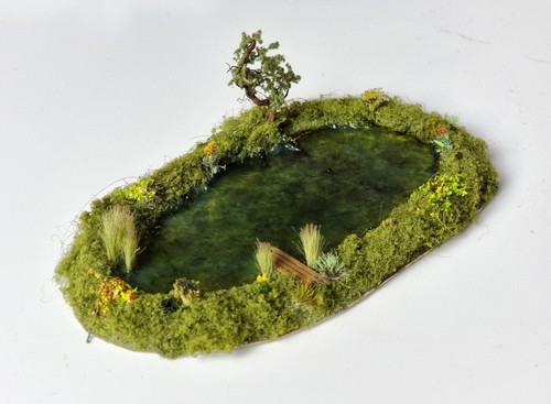 Pond for gauge model - oo,
