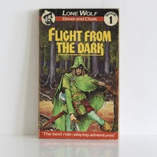 LONE WOLF 1 Flight From The Dark - Joe Dever 1984 Beaver Books 3rd pr. Gamebook