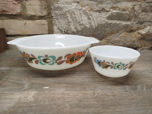 Pyrex casserole 4 - 9", +