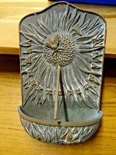 Metal Wall Mounted Sundial Sun Flower and the Bea Design