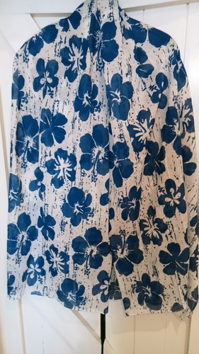 Pieces white blue - pieces,