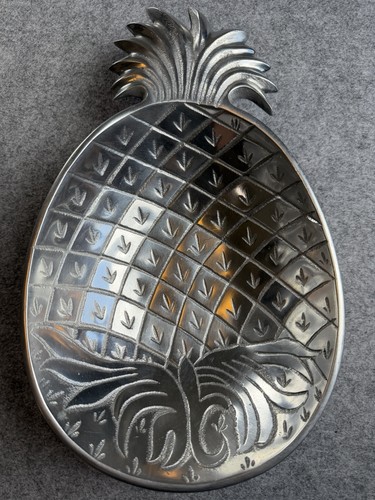 Vintage aluminum pineapple - aluminum,