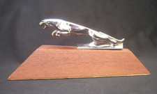 VINTAGE 1960s JAGUAR MK10 CAR BONNET MASCOT ~ ORIGINAL LEAPER DESK/HOOD ORNAMENT