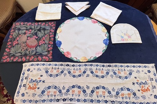 Job lot linen inc cushion - ,