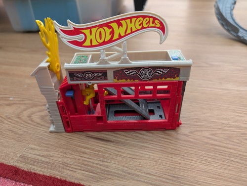 Hot wheels raceway fire - wheels,