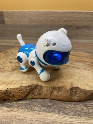 Teksta newborn robotic puppy - robotic,