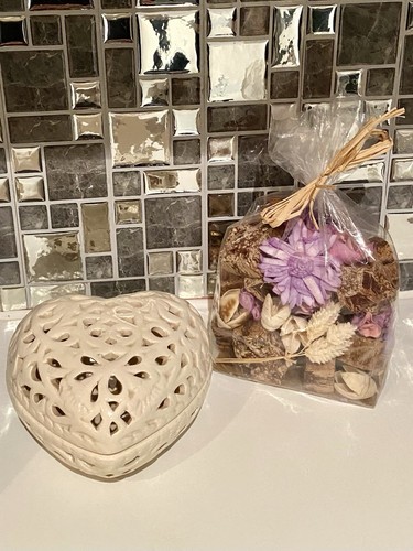 Heart shaped trinket dish with - shaped,