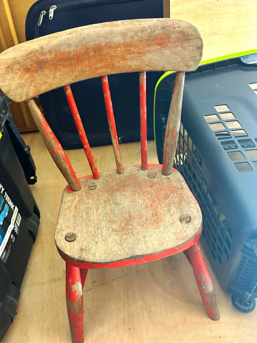 Red wooden spindle - red, chair