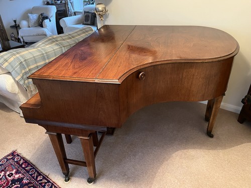 Baby grand piano - grand, mahogany
