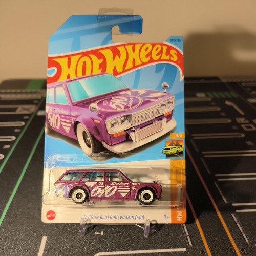 Hot wheels datsun - hot, bluebird