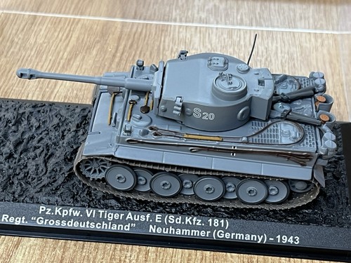 Deagostini scale combat - 1:72,