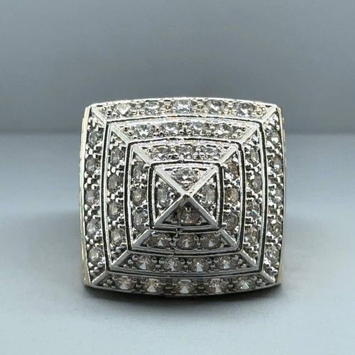 9ct yellow gold cubic zirconia - cubic,