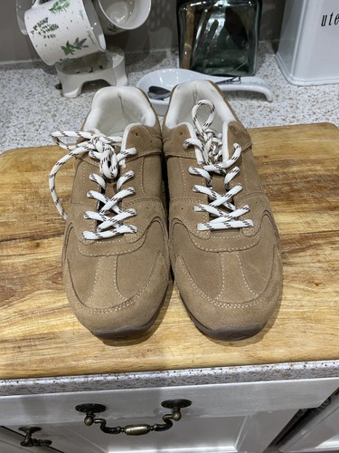 Ladies white trainers - 7,