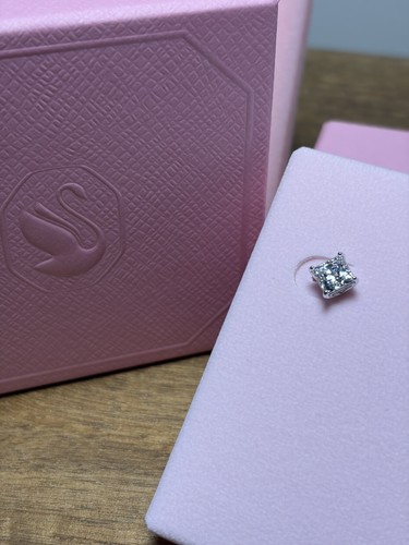 Swarovski stilla attract stud - stilla,