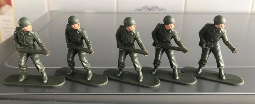 Dinky artillery soldiers - artillery,