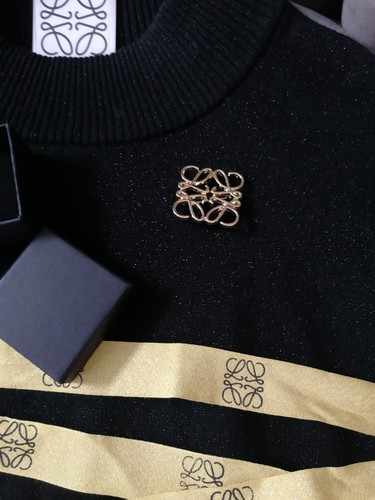 Loewe brooch anagram - brooch,
