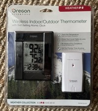Oregon Scientific Wireless Indoor Outdoor Thermometer Model RMR382 BLACK - MINT
