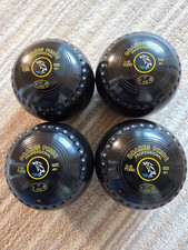 Set of 4 Drakes Pride Professional Lawn Bowls Black, size 4H, WB17
