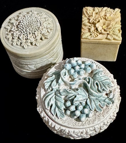 Set hand carved - carved, soapstone