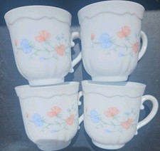 4 Arcopal Sweet Pea cups 