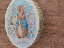 VINTAGE PETER RABBIT CARDBOARD OVAL BOX WITH LID 1994