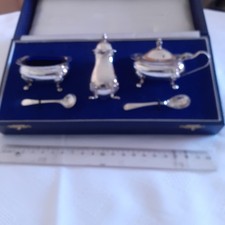 Elizabeth II cased sterling