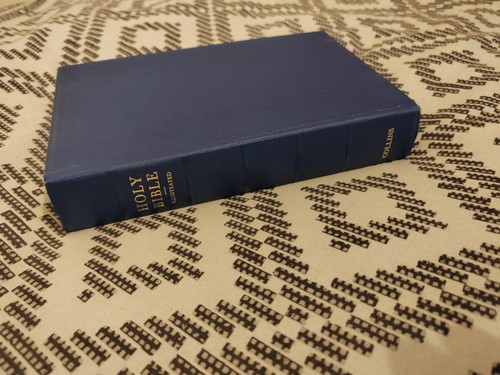 Vintage holy bible old - holy, new