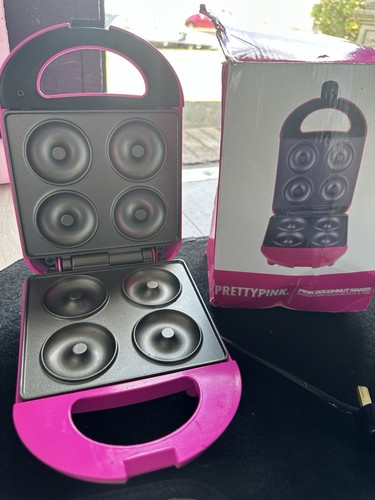 Pretty pink hole donut - pretty, 4-hole