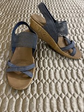 Skechers Luxe Foam Women's