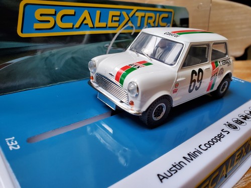 New scalextric c4438 austin - new,