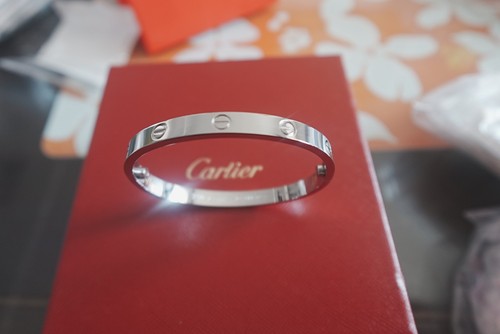 New 18k white gold classic - new,