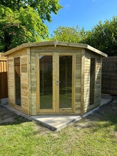 CORNER SUMMERHOUSE SHED CHECK