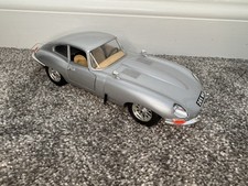 Burago 1/18 Scale Diecast 3038