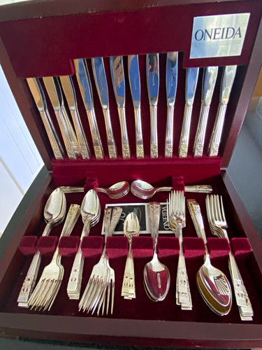 Beautiful piece oneida - 78-piece,
