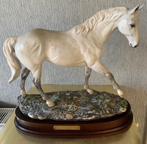 Royal doulton horse - royal, desert