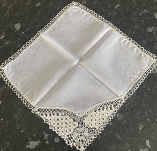 Vintage Ladies Hankie/handkerchief with Handmade Lace Edged 