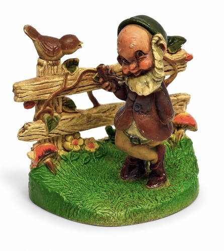 Vintage gnome figurine with - figurine,