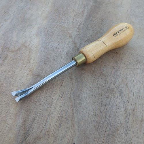 Footprint tack lifter - footprint,