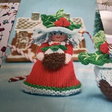MRS CLAUS & THE PLUM PUDDING. Knitting Pattern Book MAGAZINE EXTRACT.